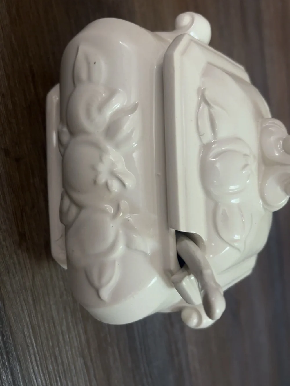 White Decorative Ceramic Sugar Bowl with Lid and Spoon